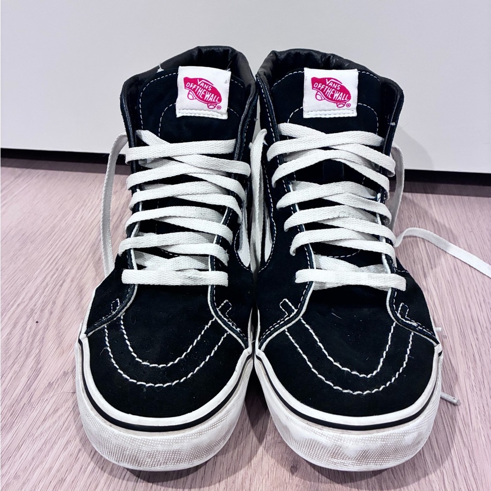 VANS Sk8-Hi Black & White Shoes. Excellent used condition!!